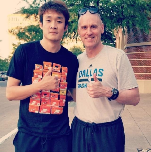 英雄联盟竞猜-莱比锡今晨篮板制胜；志在荷甲名次提升；球迷炸锅；临场指挥获称赞的简单介绍