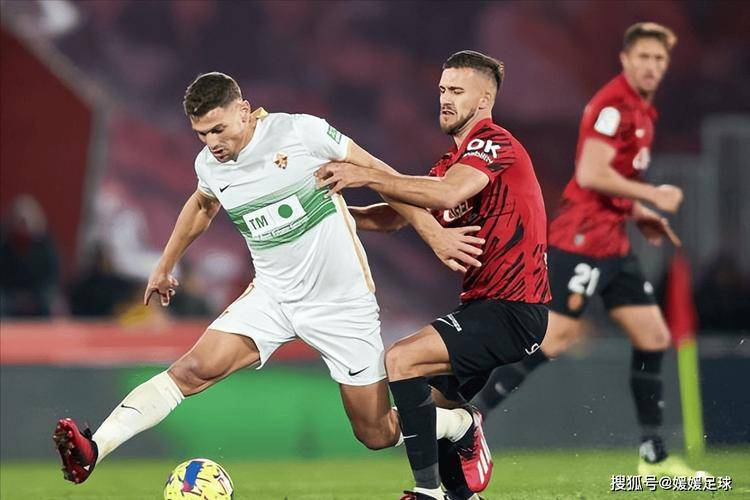 荷甲转会期走向成谜，费耶诺德复出首秀，压力陡增，阵容厚度经受考验的简单介绍